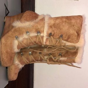 Aldo wedge fur boots size 8